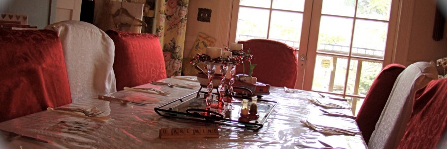 The Red Tea Room<br /> <span>Seats eight comfortably with collectables and vintage decorations all around. ...</span> The Red Tea Room