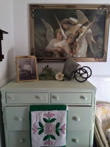 MInnie's room also displays a picture of Minnie's brother, Isador.